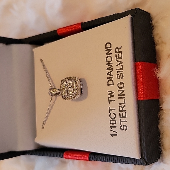 SOLD      Diamond Necklace - Picture 2 of 5